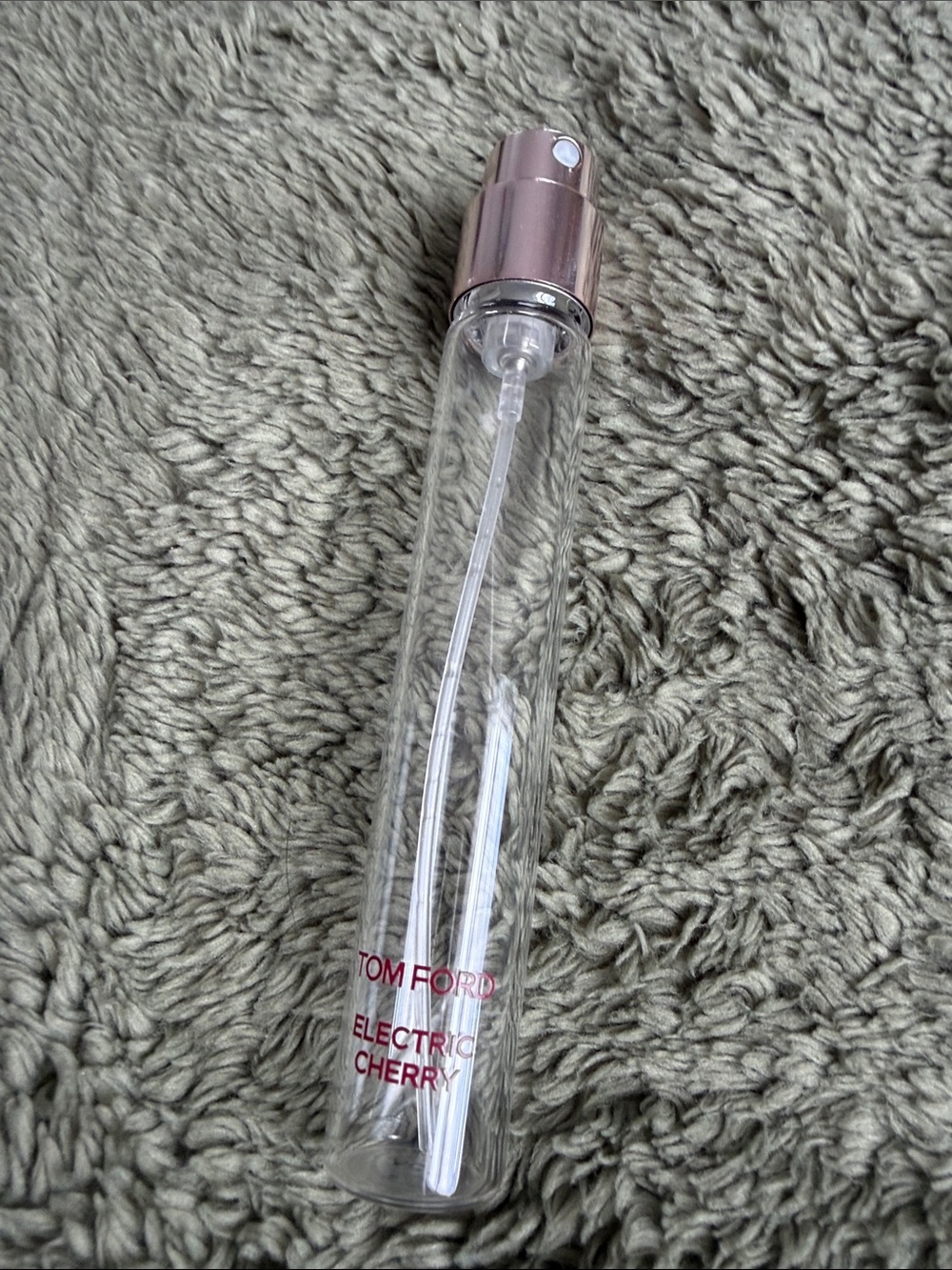 TOM FORD Electric Cherry refillable spray bottle for atomizer